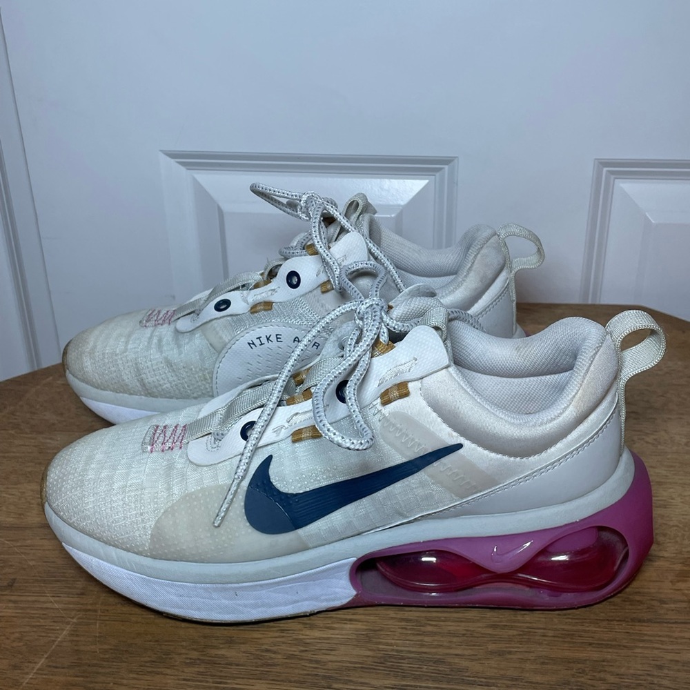 Nike Women's Cream and Pink Air Max Shoes Size 7.5